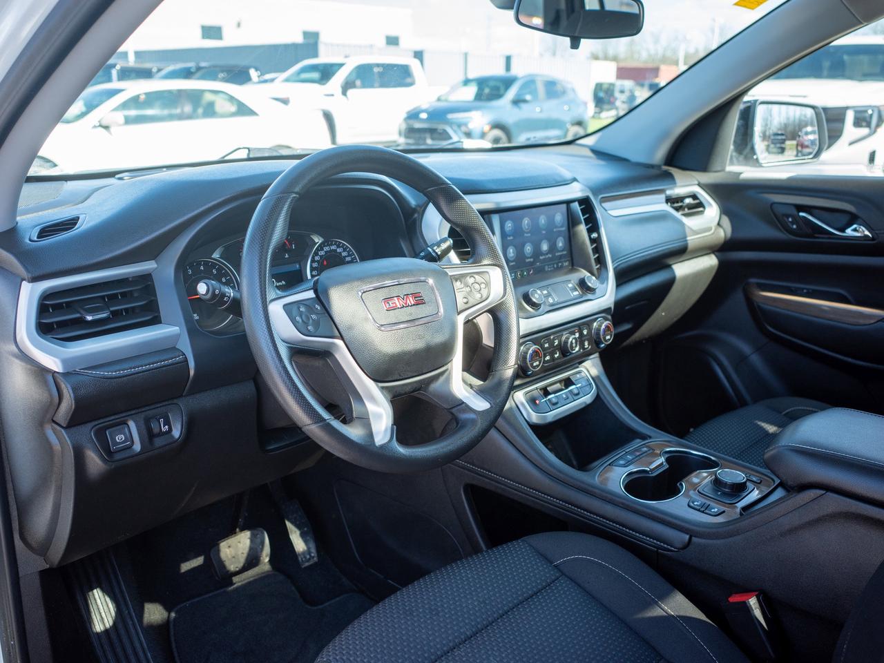 2023 GMC Acadia SLE - Blind Zone Assist   Hands-Free Liftgate Photo