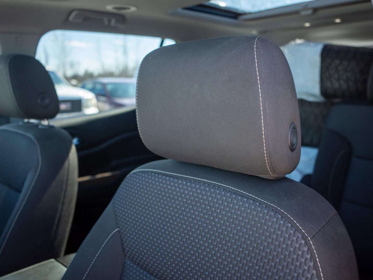 2023 GMC Acadia SLE - Blind Zone Assist   Hands-Free Liftgate Photo