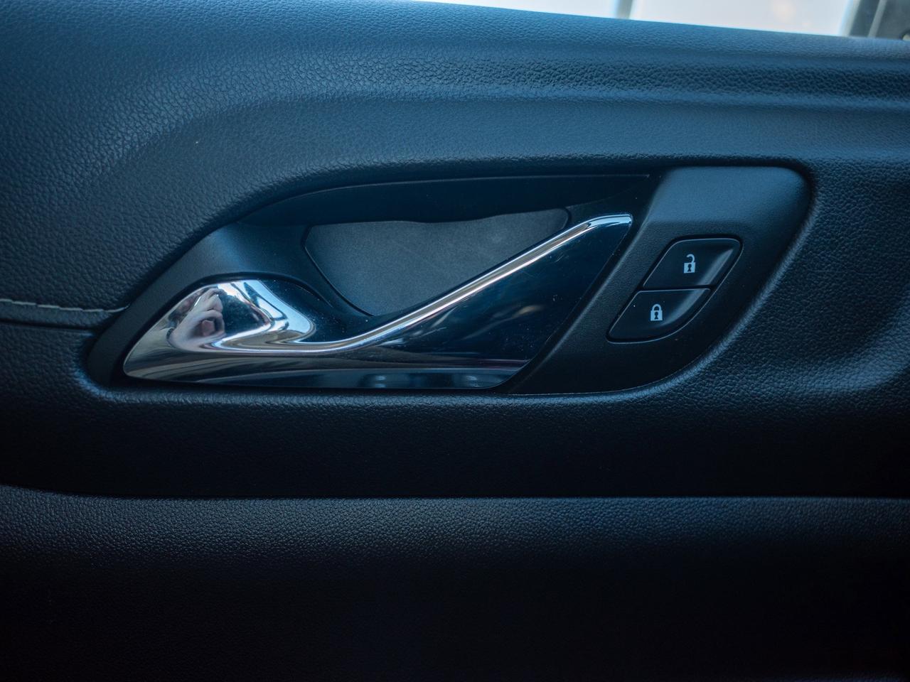 2023 GMC Acadia SLE - Blind Zone Assist   Hands-Free Liftgate Photo