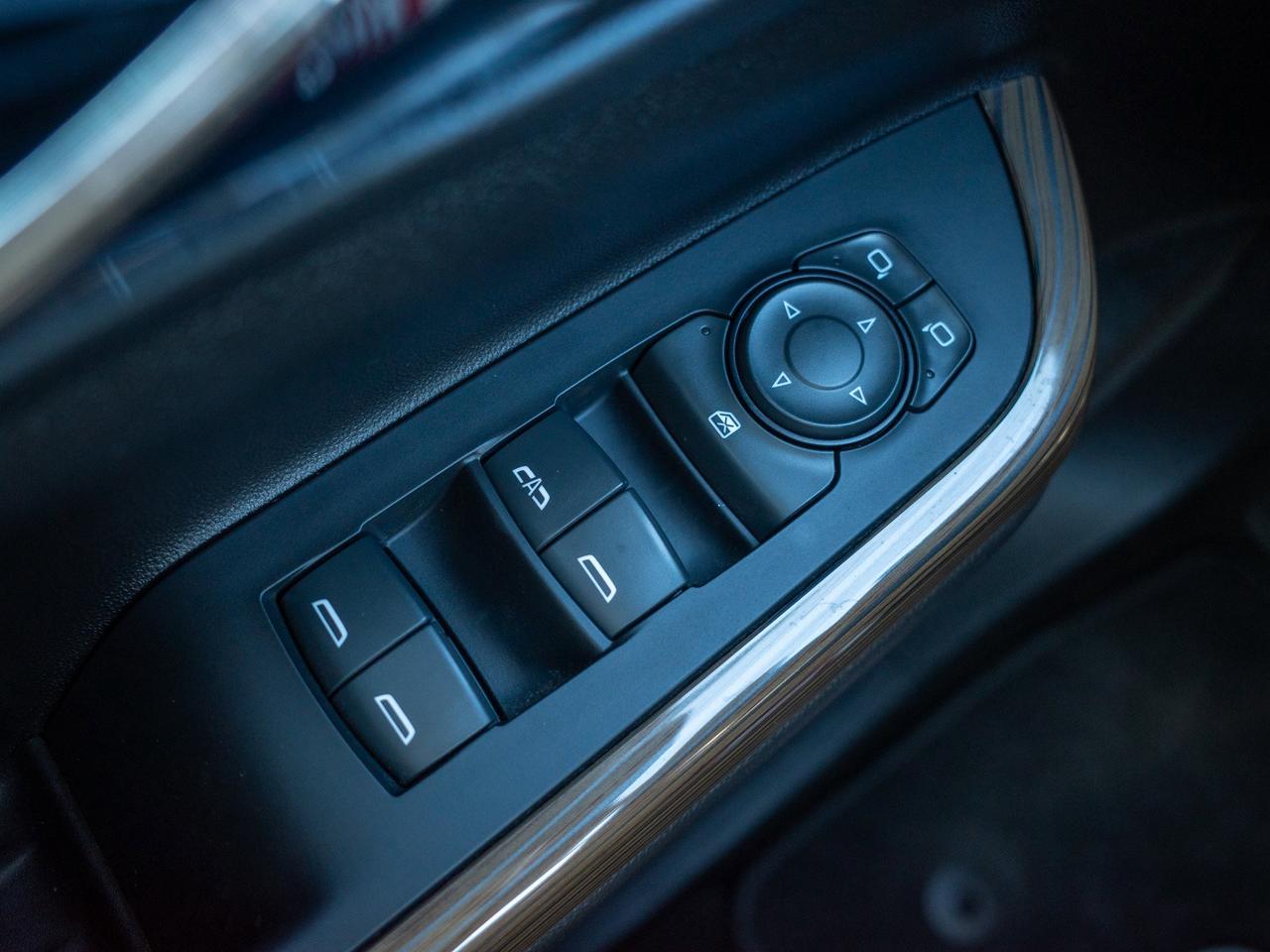 2023 GMC Acadia SLE - Blind Zone Assist   Hands-Free Liftgate Photo