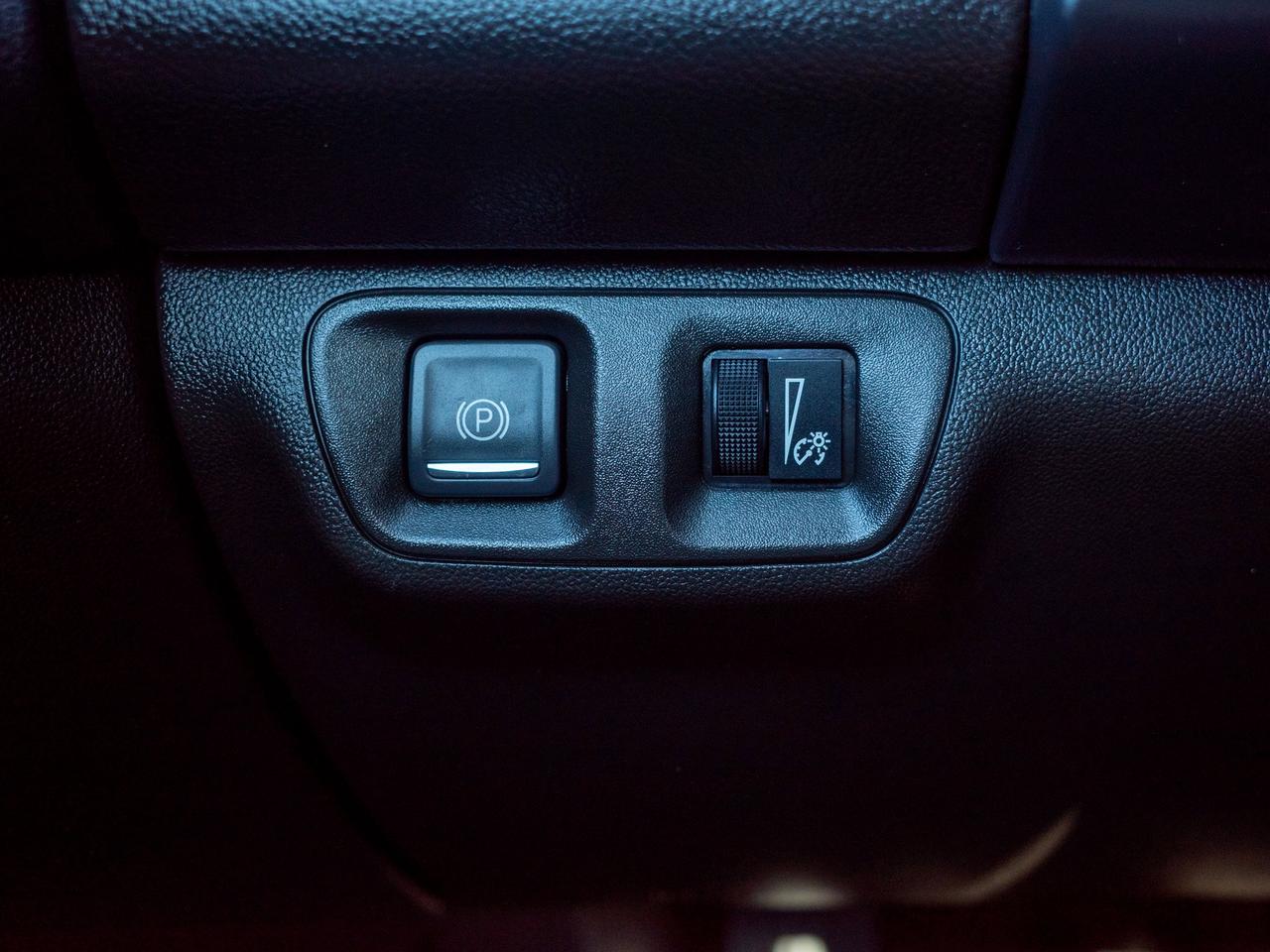 2023 GMC Acadia SLE - Blind Zone Assist   Hands-Free Liftgate Photo