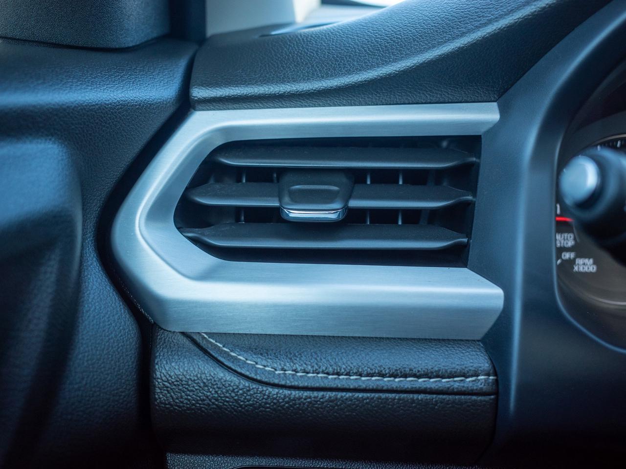 2023 GMC Acadia SLE - Blind Zone Assist   Hands-Free Liftgate Photo