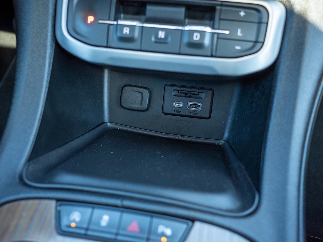 2023 GMC Acadia SLE - Blind Zone Assist   Hands-Free Liftgate Photo