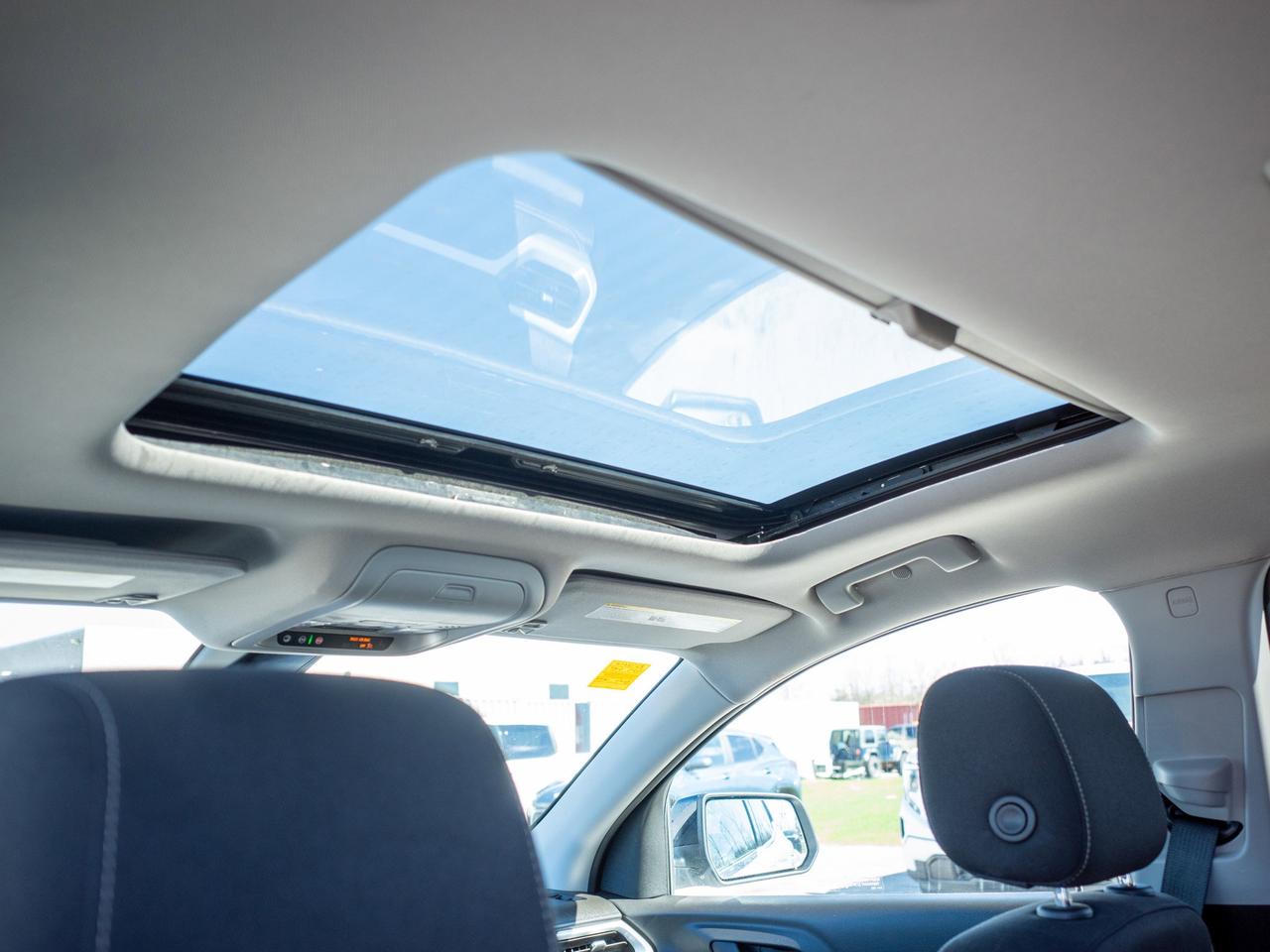 2023 GMC Acadia SLE - Blind Zone Assist   Hands-Free Liftgate Photo