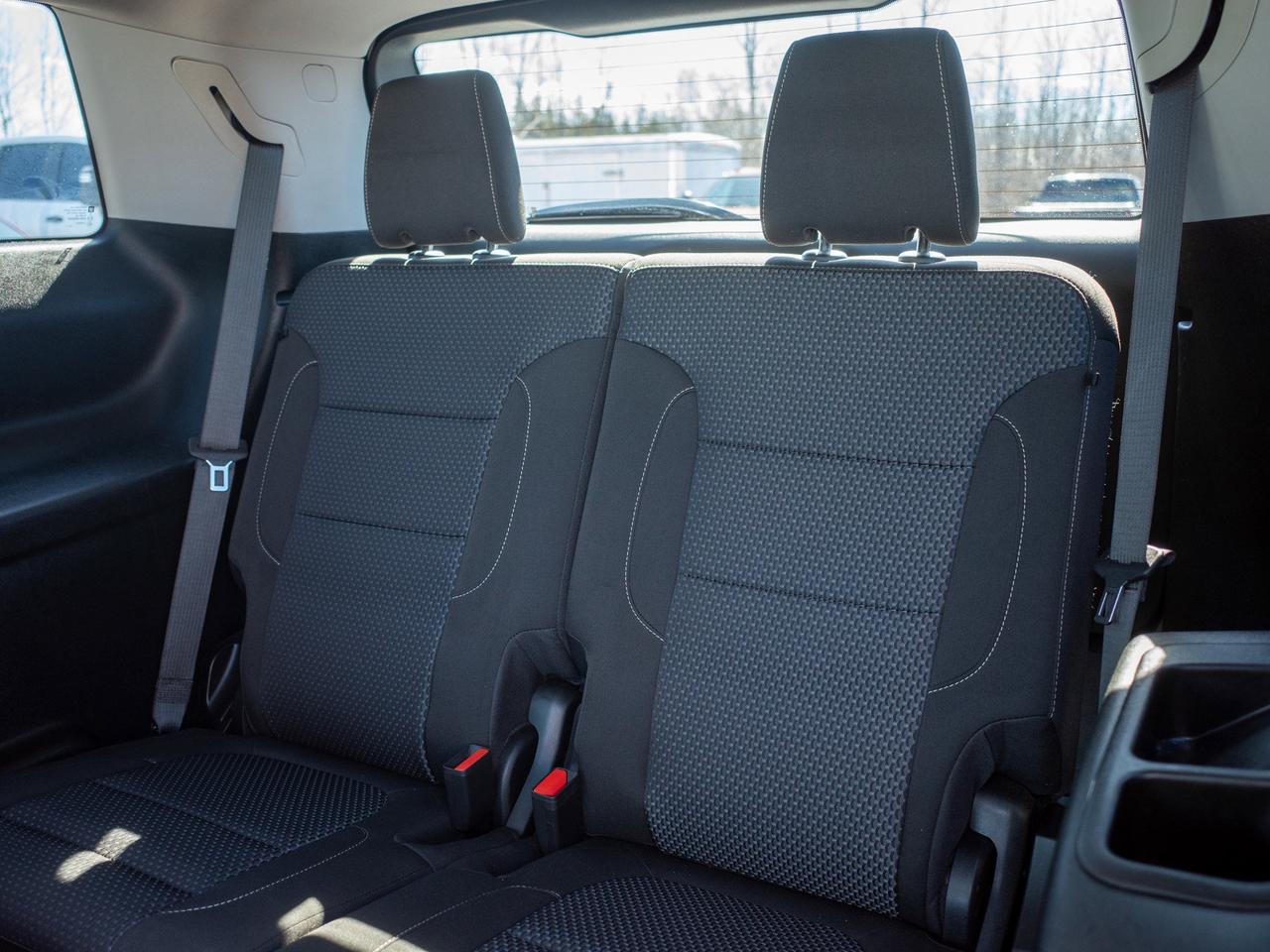 2023 GMC Acadia SLE - Blind Zone Assist   Hands-Free Liftgate Photo