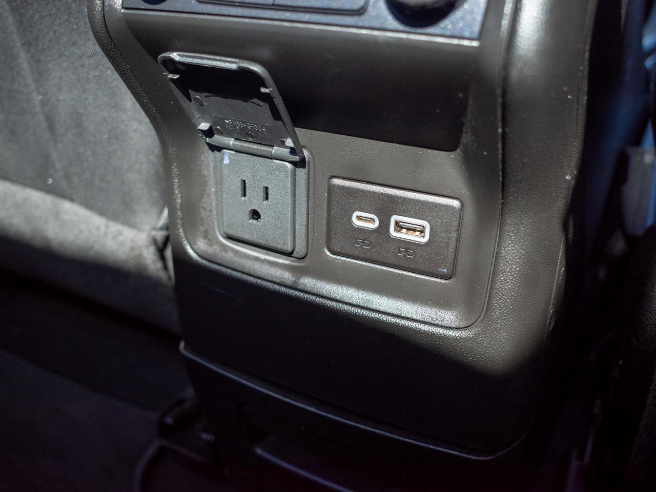 2023 GMC Acadia SLE - Blind Zone Assist   Hands-Free Liftgate Photo