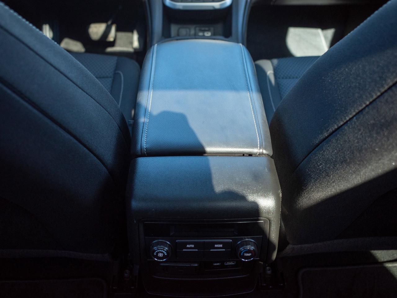 2023 GMC Acadia SLE - Blind Zone Assist   Hands-Free Liftgate Photo
