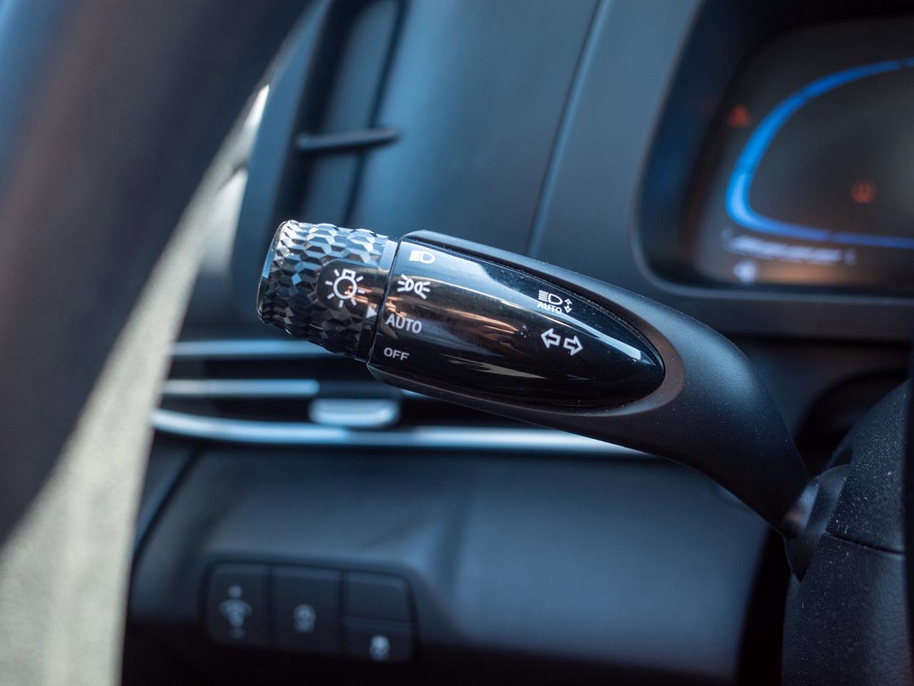 2025 Hyundai Elantra Essential - Cloth Seats   Traction Control Photo