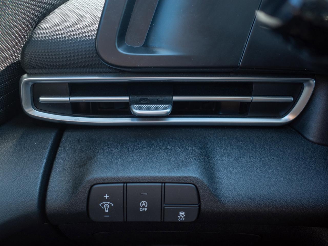 2025 Hyundai Elantra Essential - Cloth Seats   Traction Control Photo