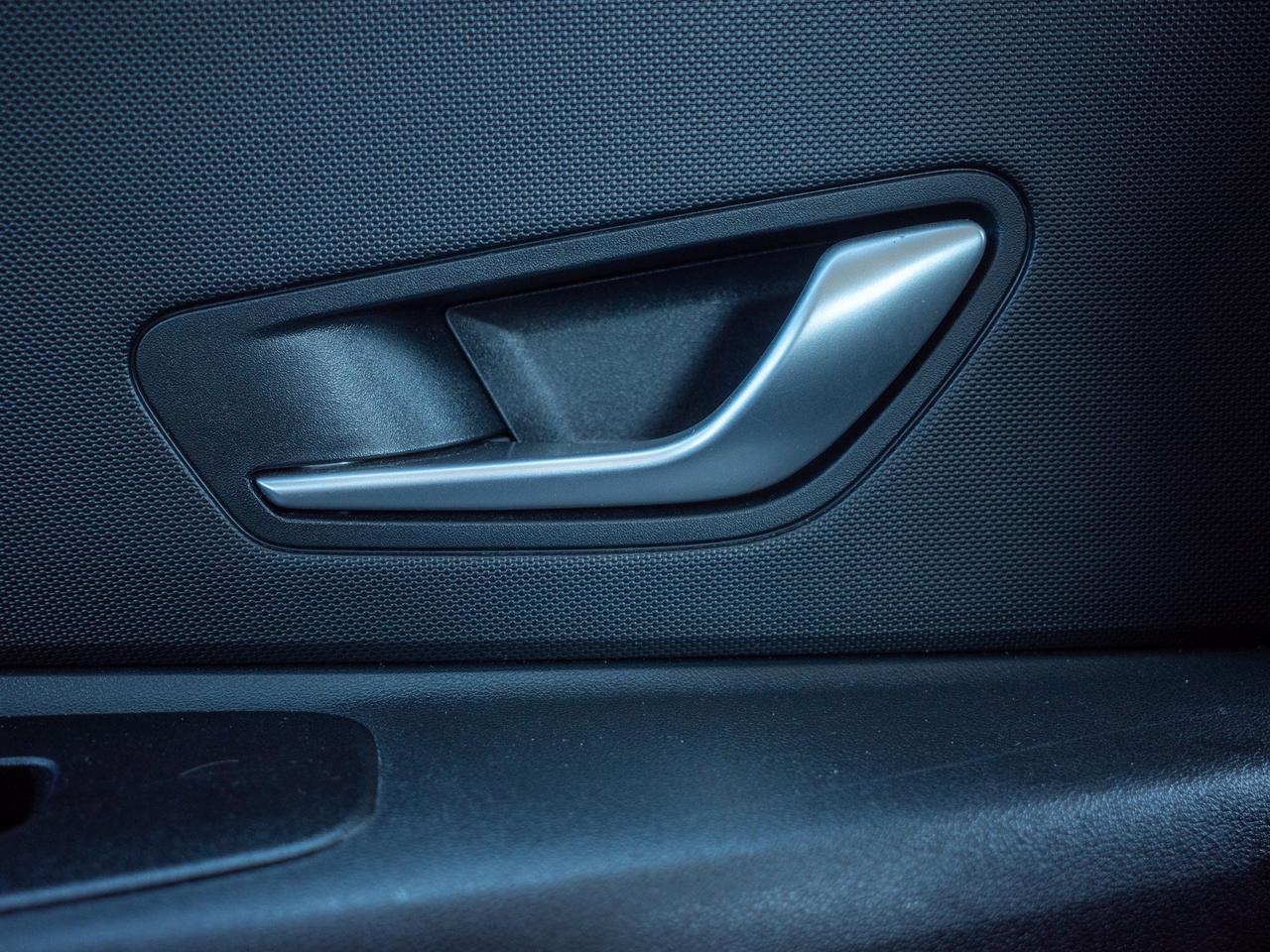 2025 Hyundai Elantra Essential - Cloth Seats   Traction Control Photo