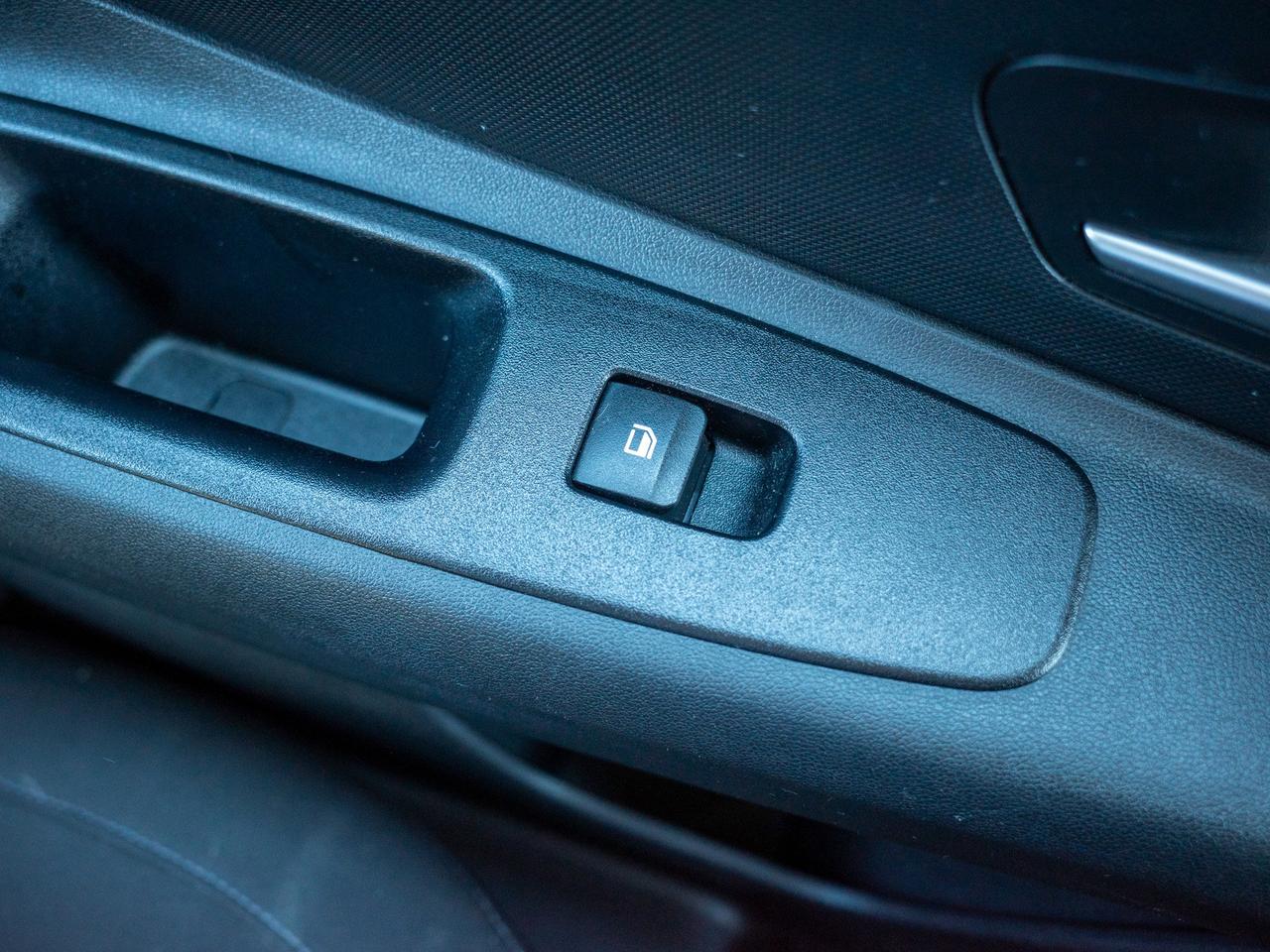 2025 Hyundai Elantra Essential - Cloth Seats   Traction Control Photo
