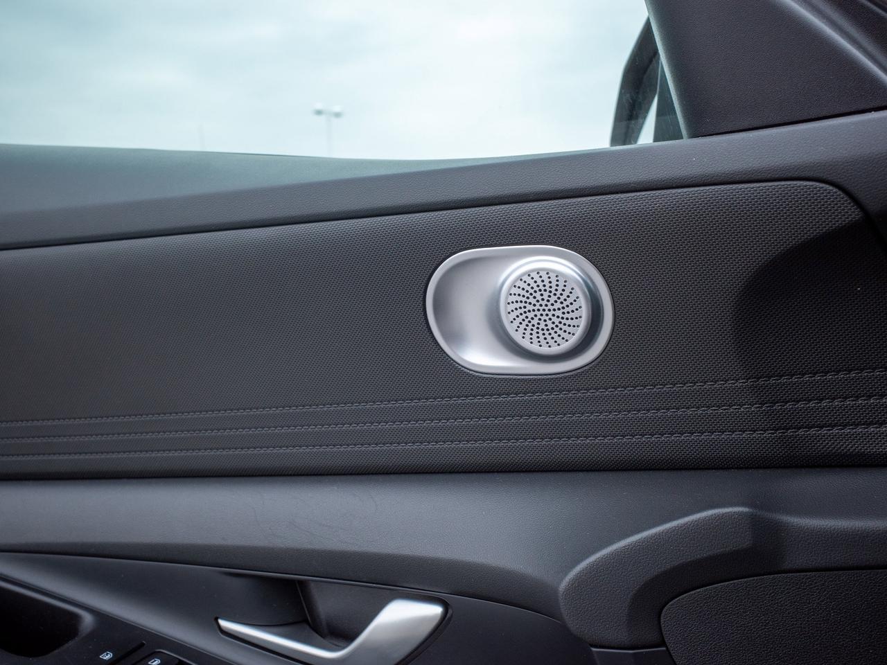 2025 Hyundai Elantra Essential - Lane Assist   Heated Seats Photo