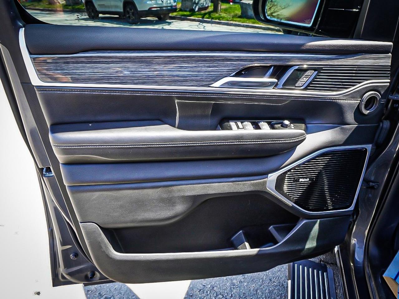 2022 Jeep Wagoneer  Photo