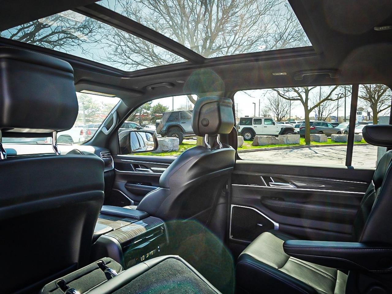 2022 Jeep Wagoneer  Photo