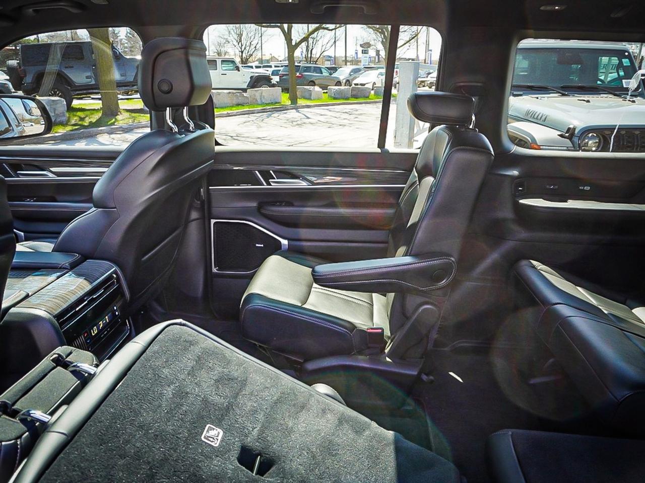 2022 Jeep Wagoneer  Photo