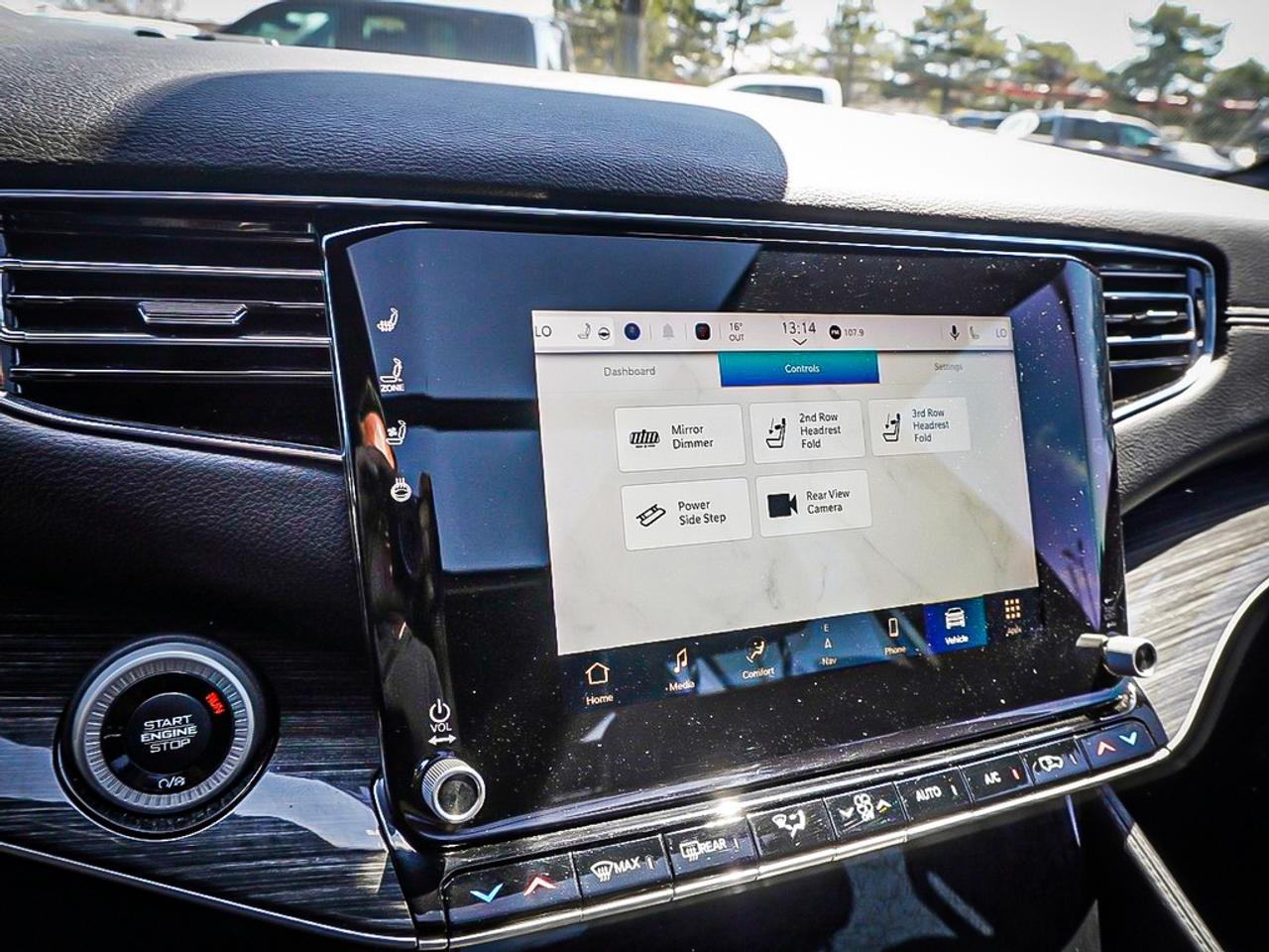 2022 Jeep Wagoneer  Photo