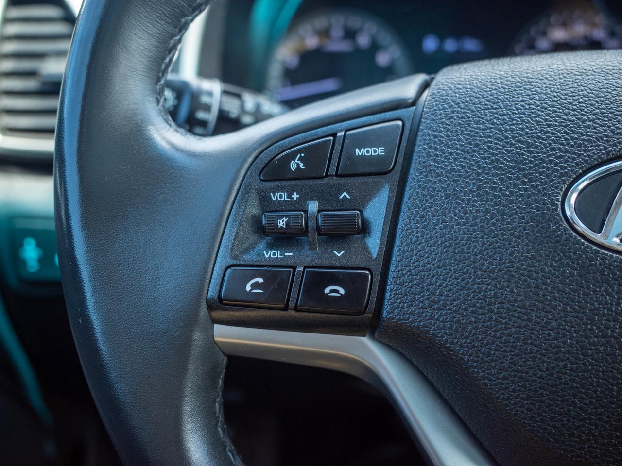 2020 Hyundai Tucson Preferred - Sunroof   Heated Rear Seats Photo