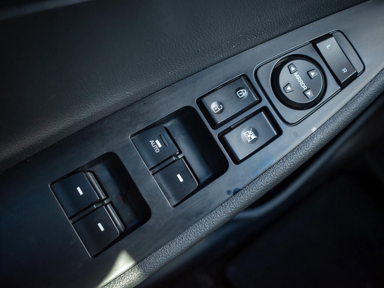 2020 Hyundai Tucson Preferred - Sunroof   Heated Rear Seats Photo