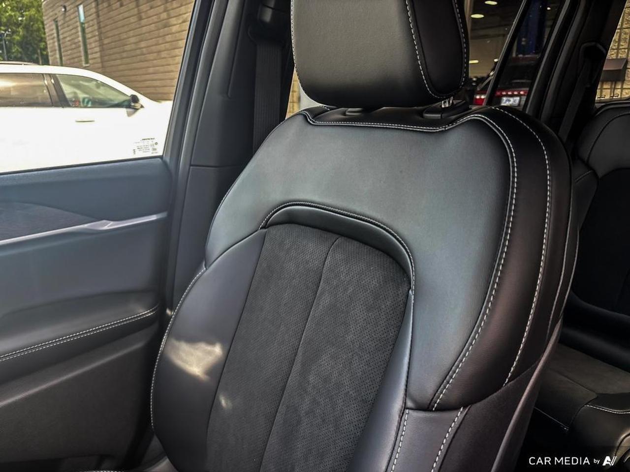 2026 Jeep Grand Cherokee L Base 4dr 4x4 Photo