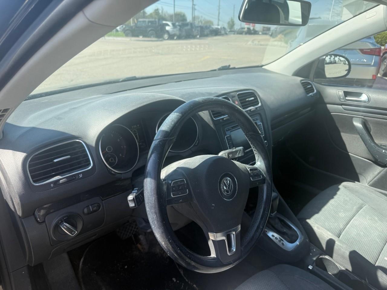 2010 Volkswagen Golf  Photo