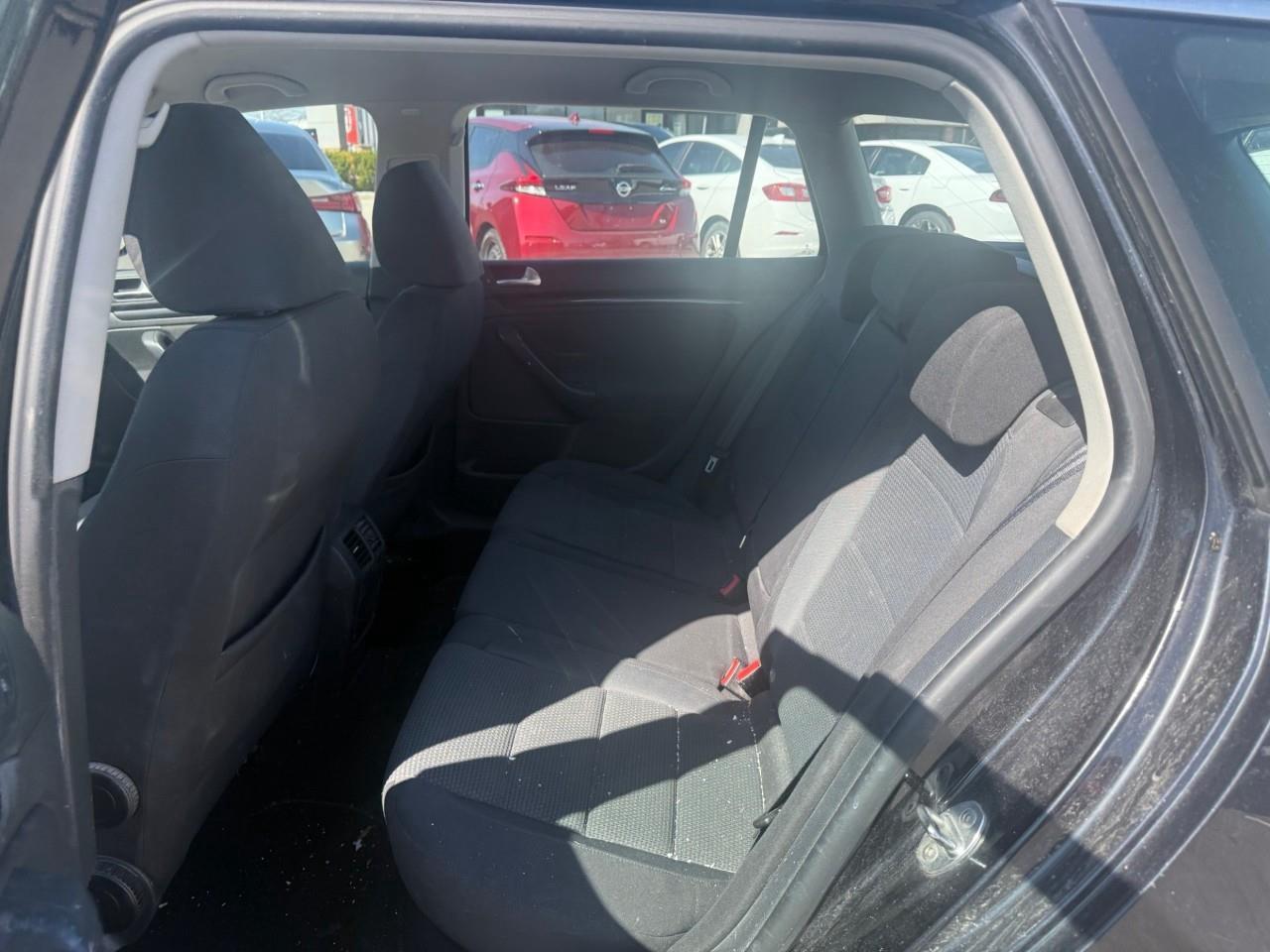 2010 Volkswagen Golf  Photo