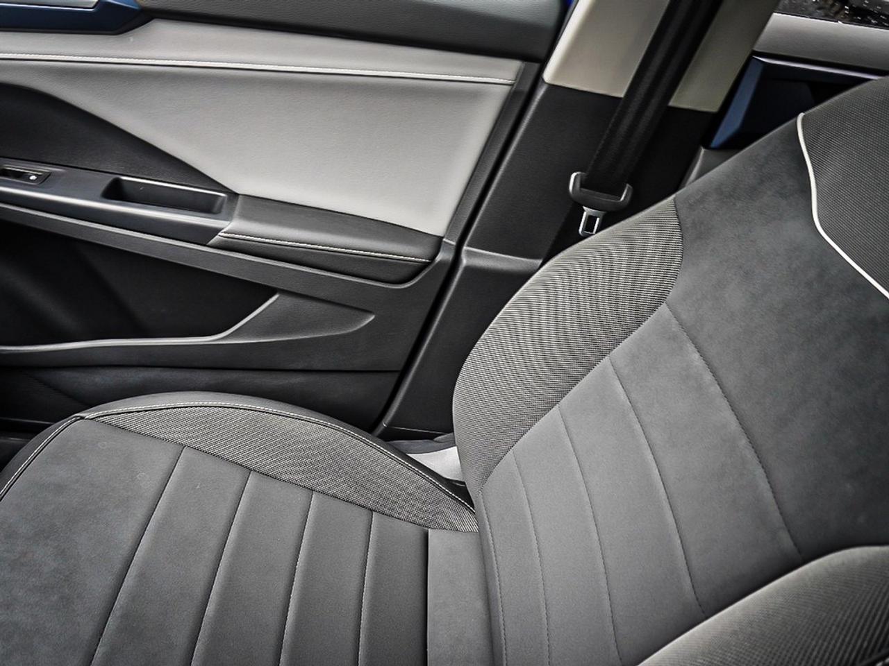 2024 Volkswagen Taos  Photo