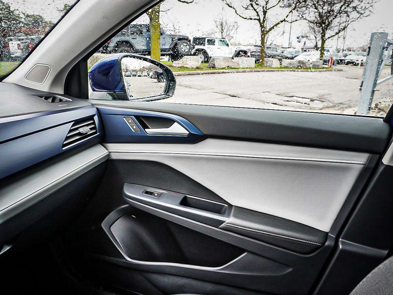 2024 Volkswagen Taos  Photo