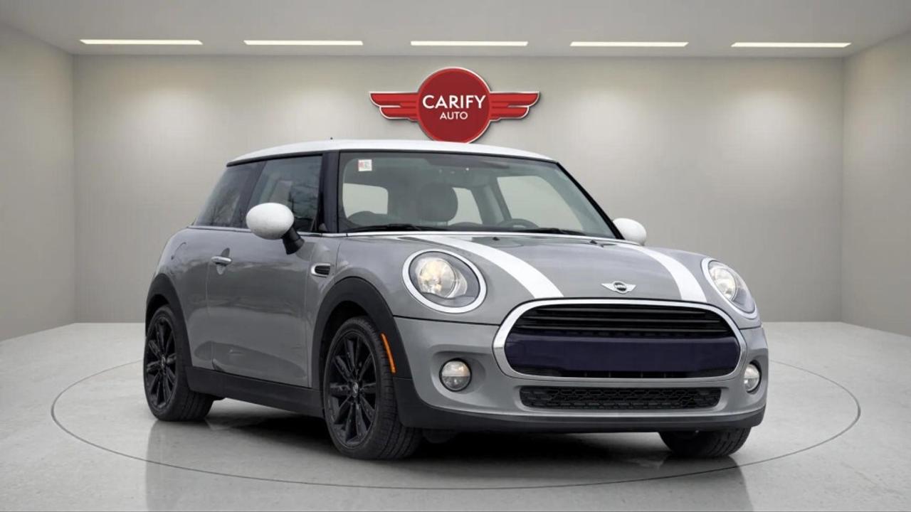 2017 MINI Cooper Hardtop 3 DOOR Photo2