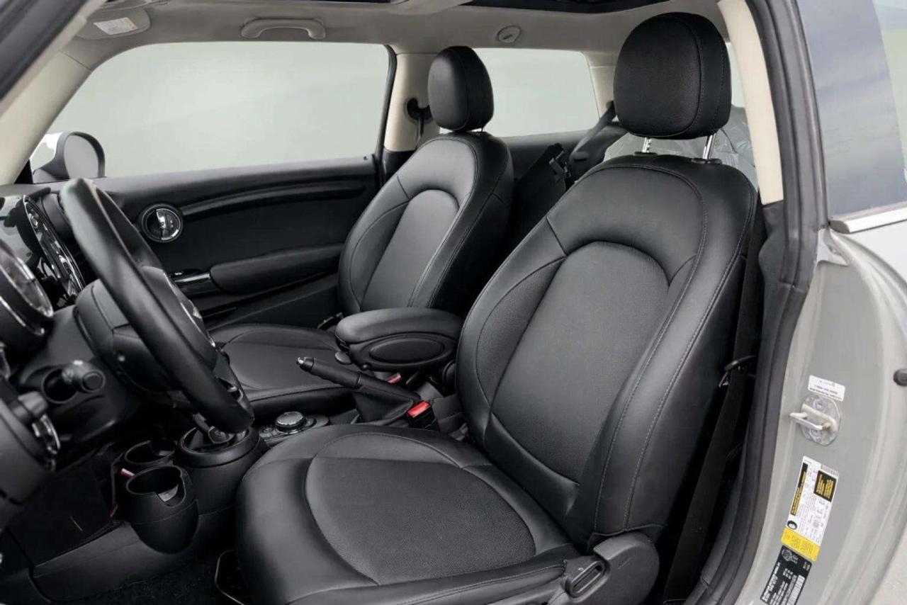2017 MINI Cooper Hardtop 3 DOOR Photo