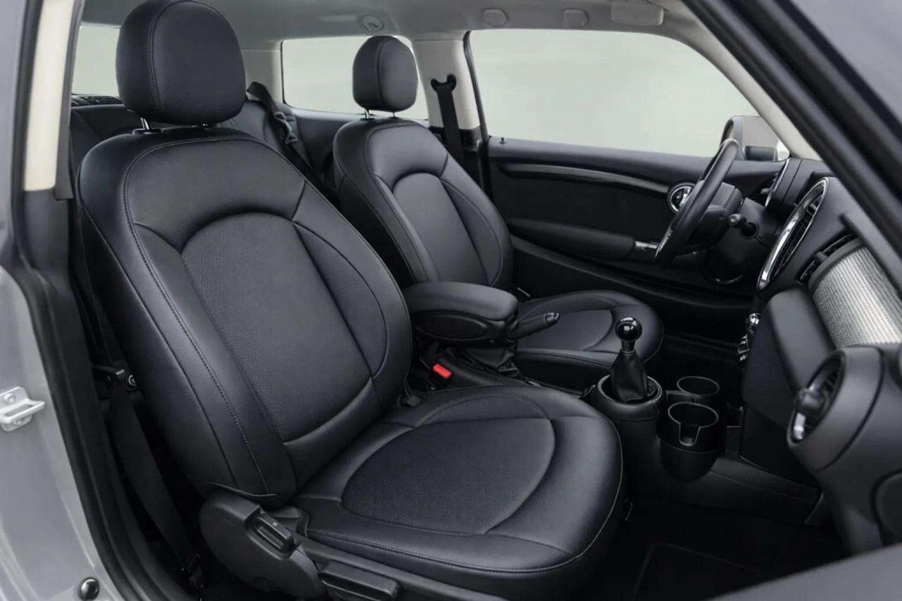 2017 MINI Cooper Hardtop 3 DOOR Photo