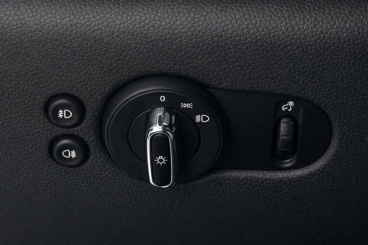 2017 MINI Cooper Hardtop 3 DOOR Photo