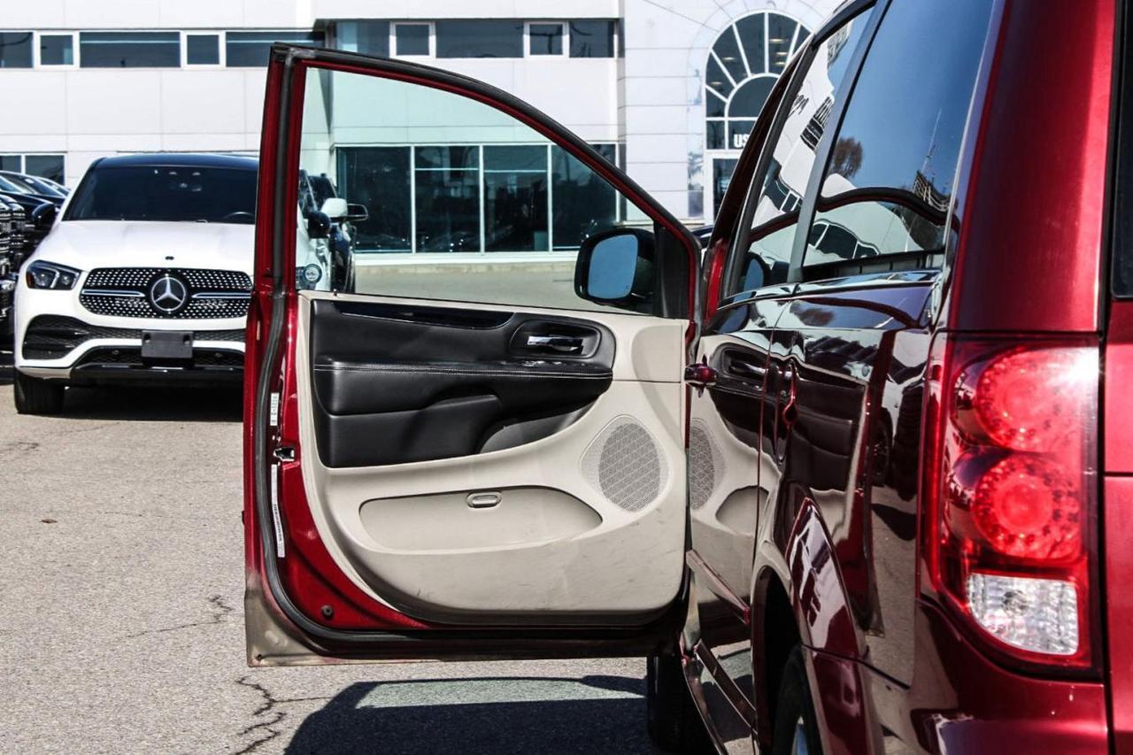 2014 Dodge Grand Caravan Grand Se  DvDplayer BkpCam EcoMode CruiseCtrl Photo