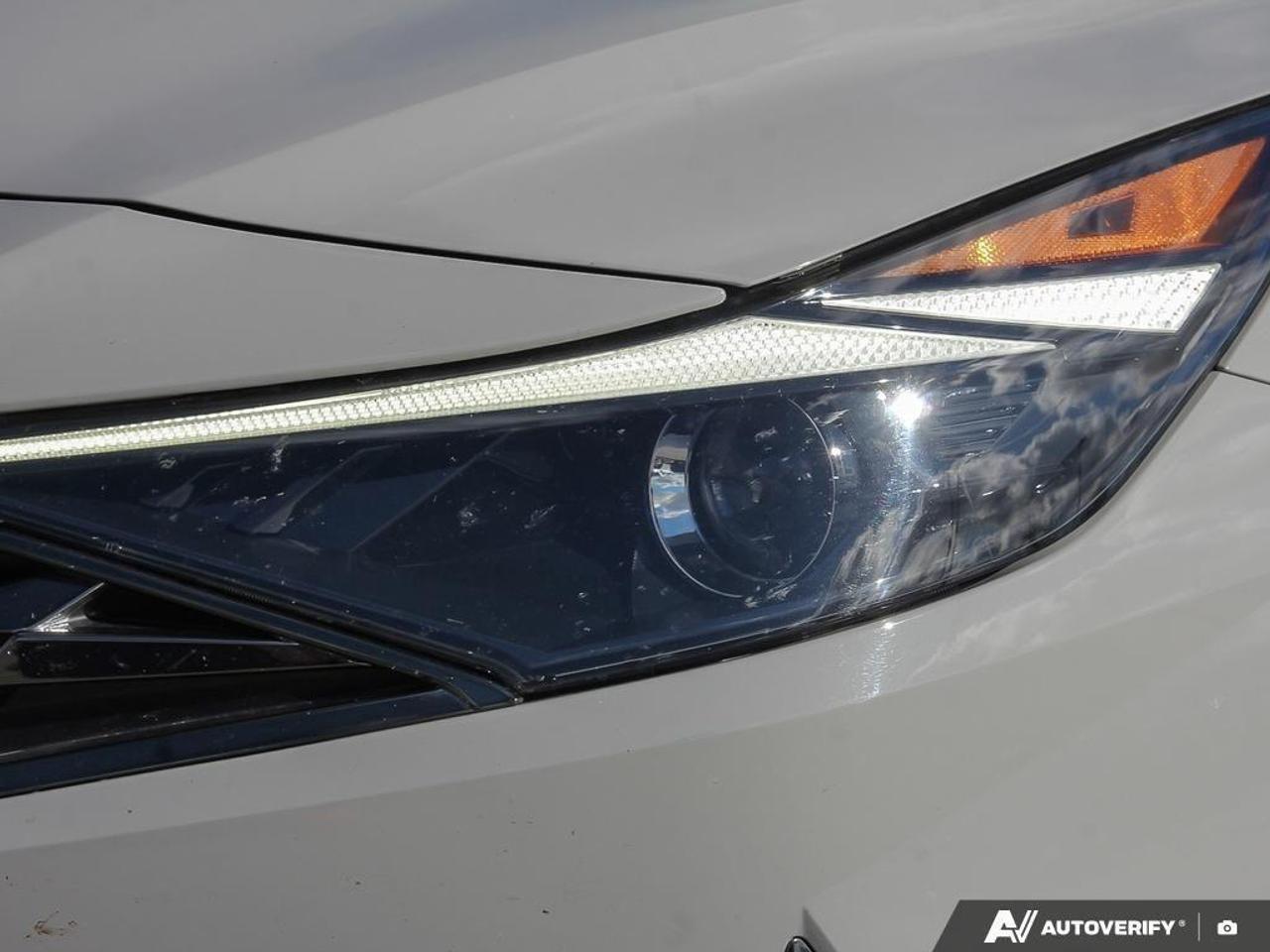 2023 Hyundai Elantra Luxury 4dr Sedan Photo