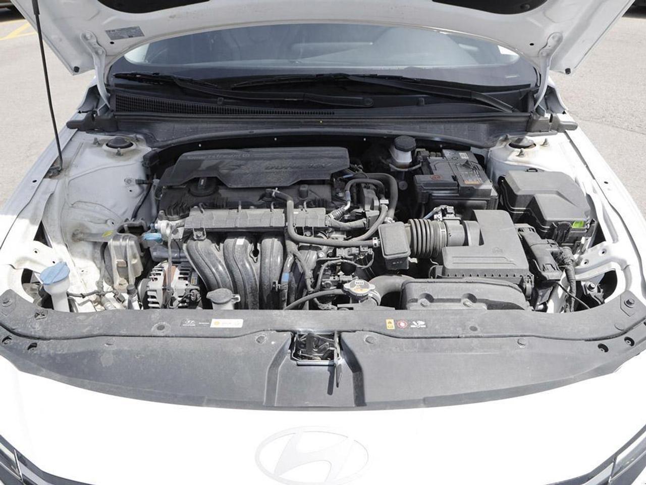 2025 Hyundai Elantra Luxury 4dr Sedan Photo