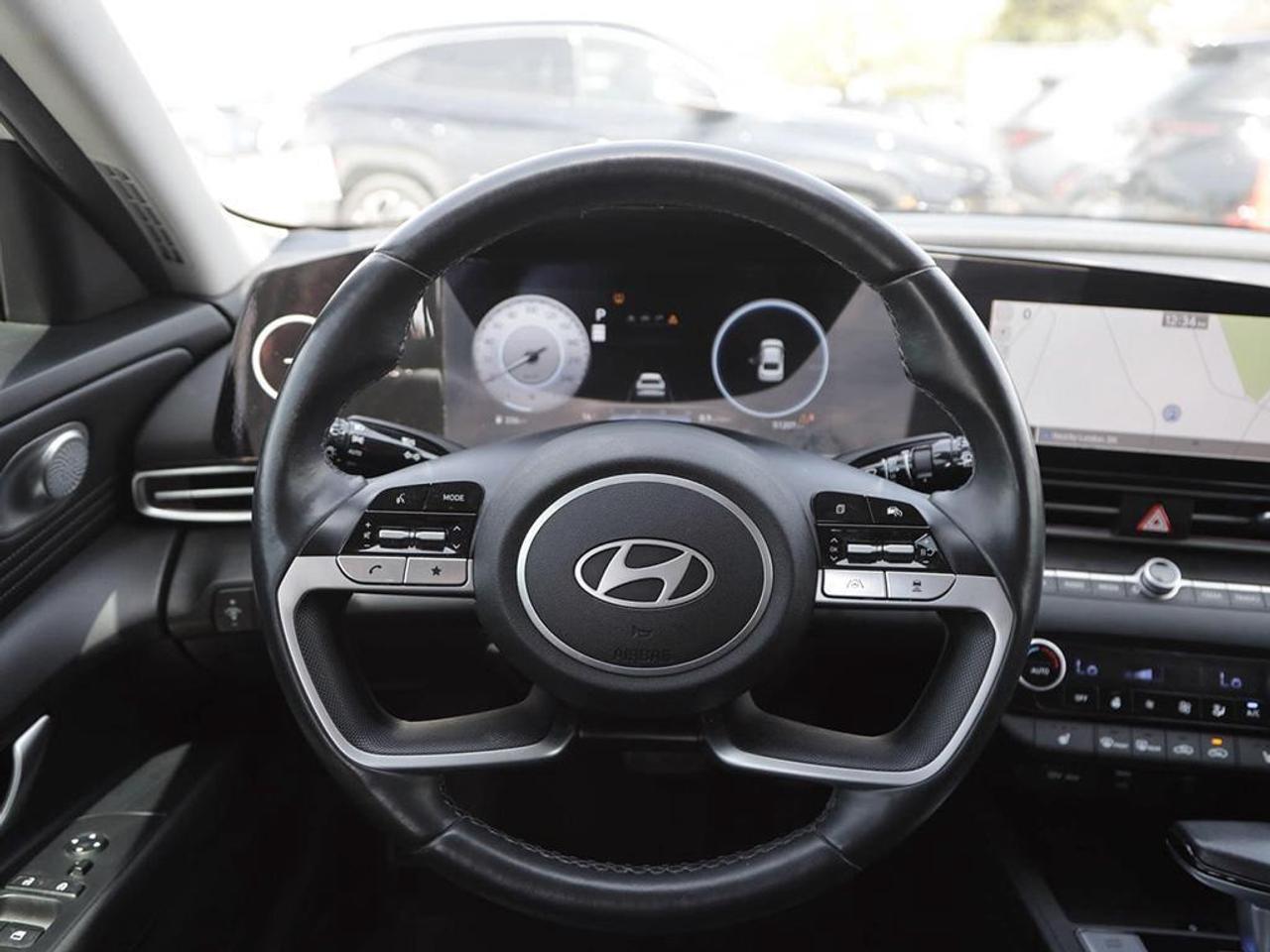 2025 Hyundai Elantra Luxury 4dr Sedan Photo