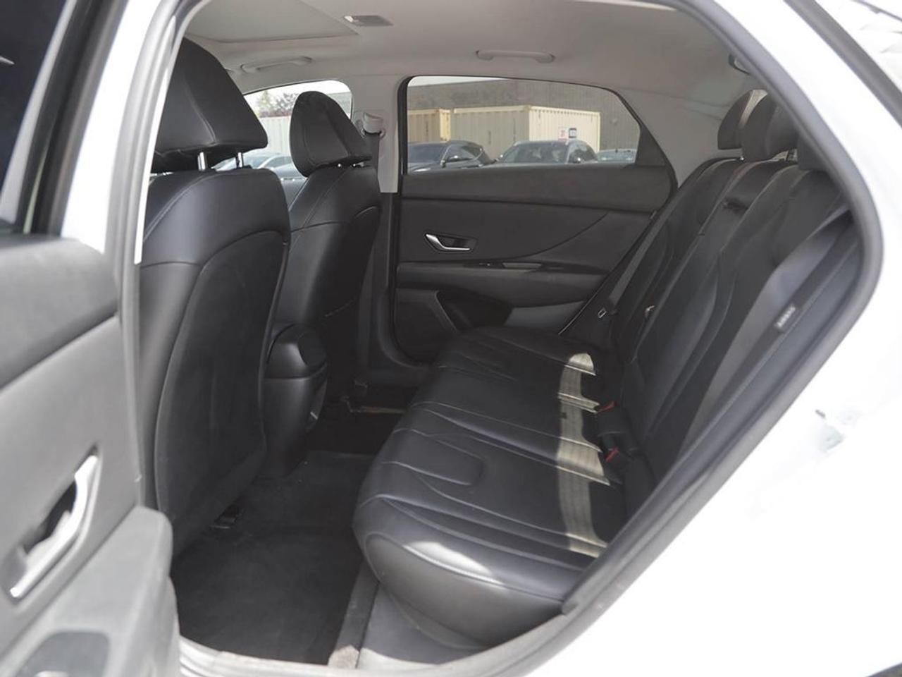 2025 Hyundai Elantra Luxury 4dr Sedan Photo