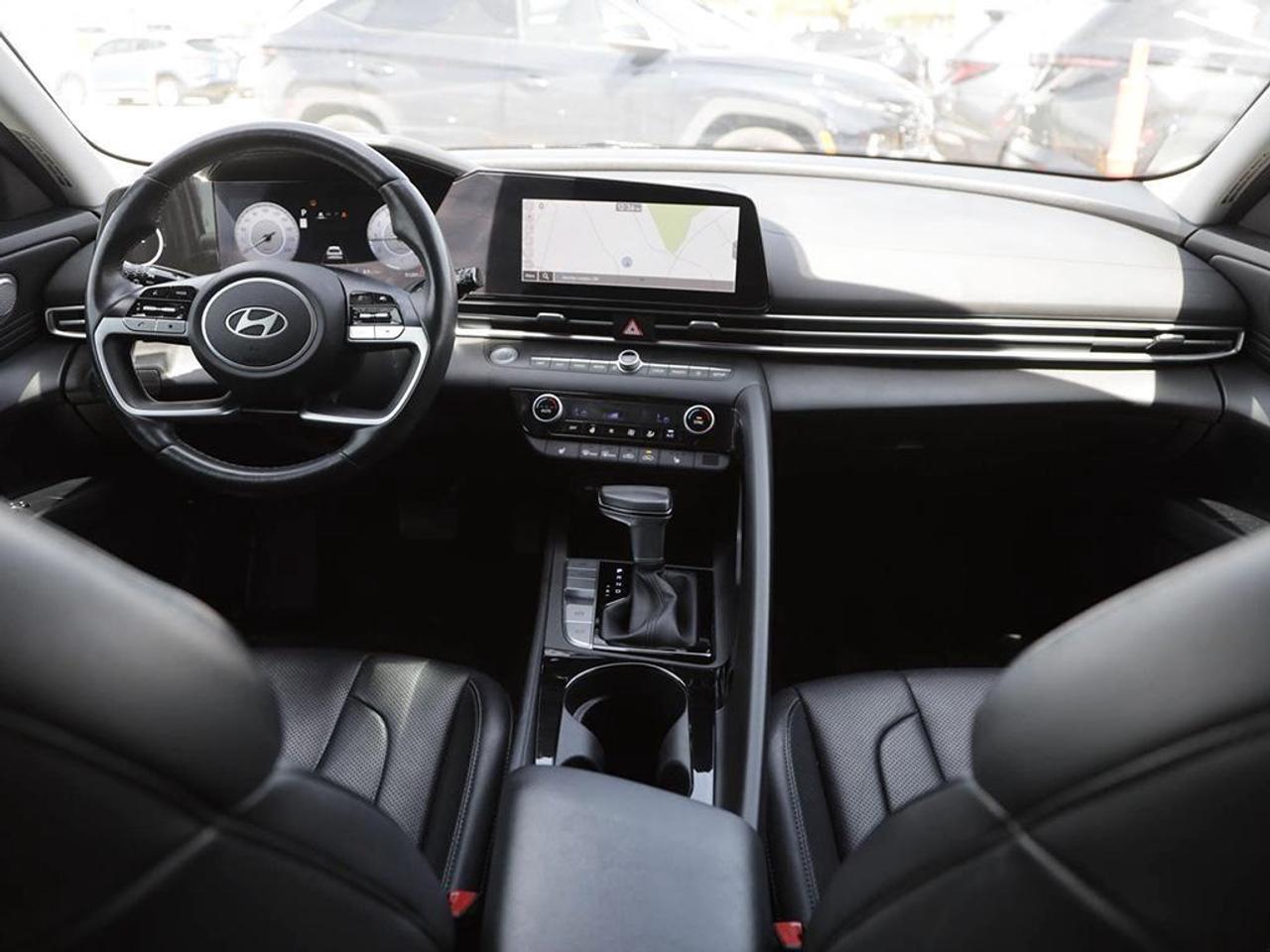 2025 Hyundai Elantra Luxury 4dr Sedan Photo