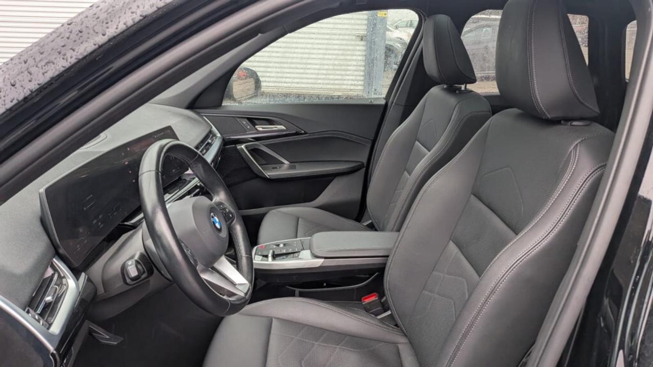 2023 BMW X1 xDrive/ NAVI/Sunroof/Leather/Drive Assist/Clean ca Photo