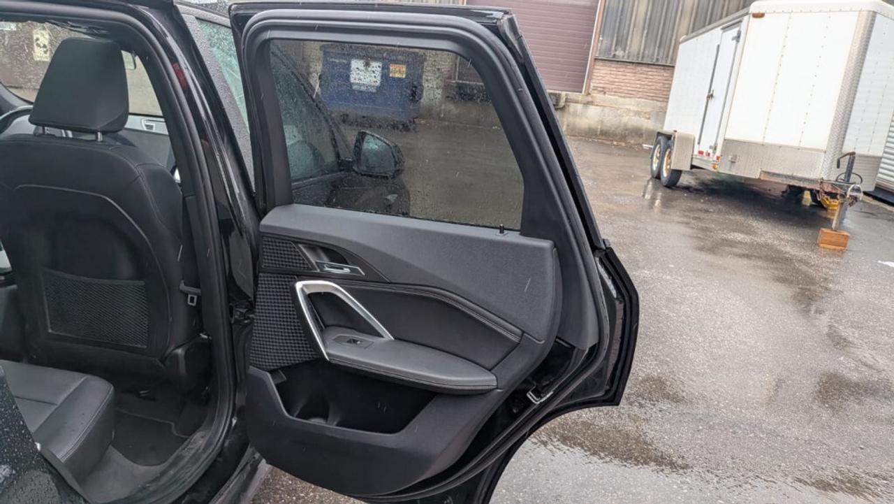 2023 BMW X1 xDrive/ NAVI/Sunroof/Leather/Drive Assist/Clean ca Photo