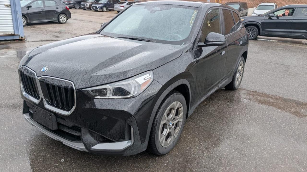 2023 BMW X1 xDrive/ NAVI/Sunroof/Leather/Drive Assist/Clean ca Photo