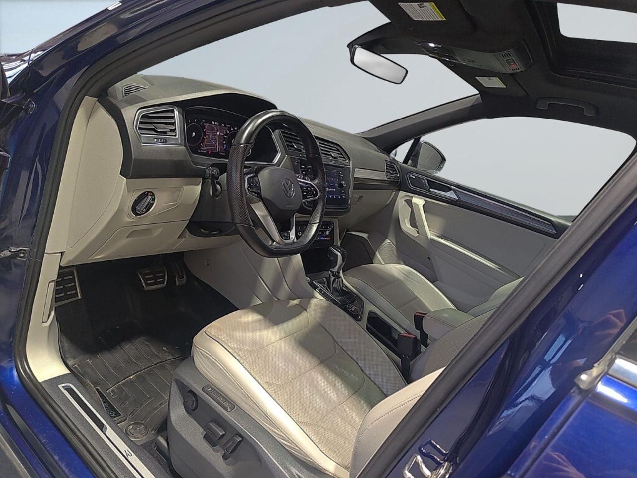 2022 Volkswagen Tiguan HIGHLINE R-LINE 4MOTION Photo