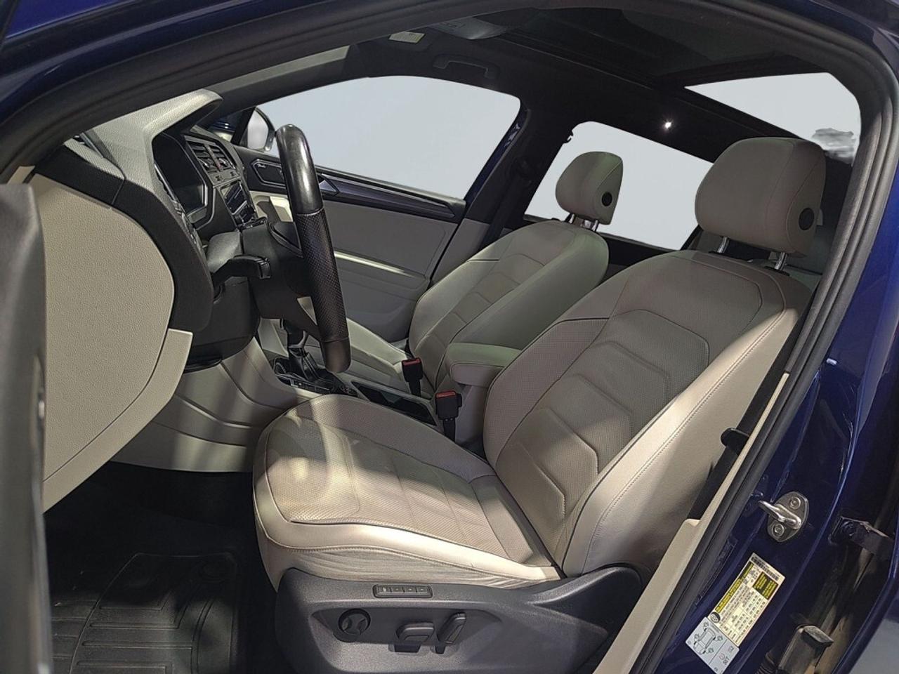 2022 Volkswagen Tiguan HIGHLINE R-LINE 4MOTION Photo