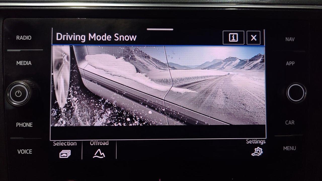 2022 Volkswagen Tiguan HIGHLINE R-LINE 4MOTION Photo