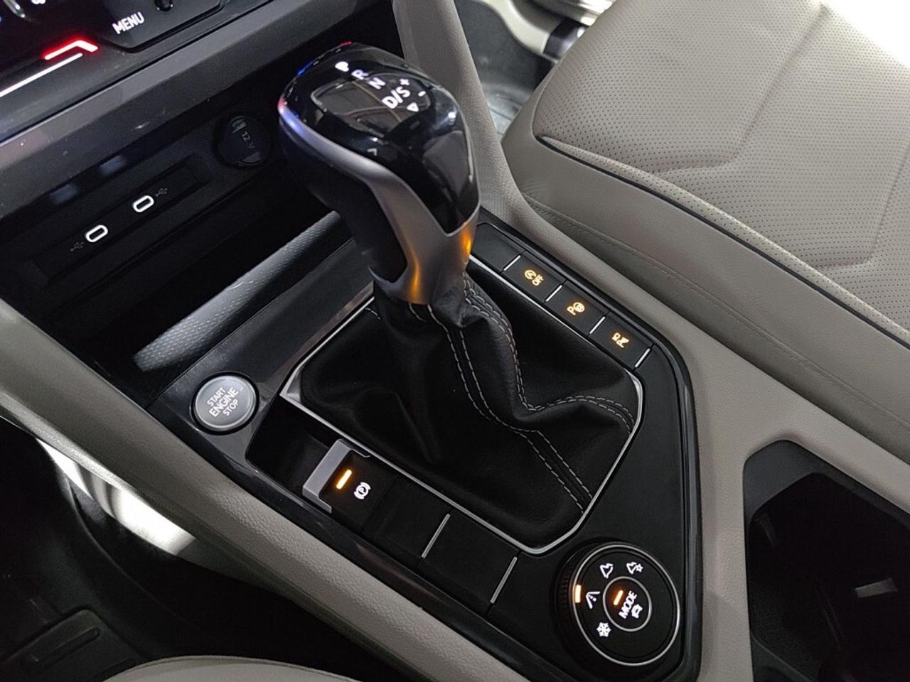 2022 Volkswagen Tiguan HIGHLINE R-LINE 4MOTION Photo