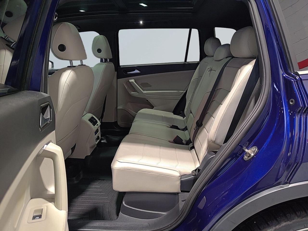 2022 Volkswagen Tiguan HIGHLINE R-LINE 4MOTION Photo