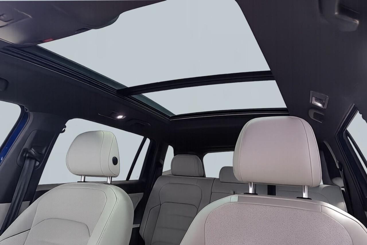 2022 Volkswagen Tiguan HIGHLINE R-LINE 4MOTION Photo