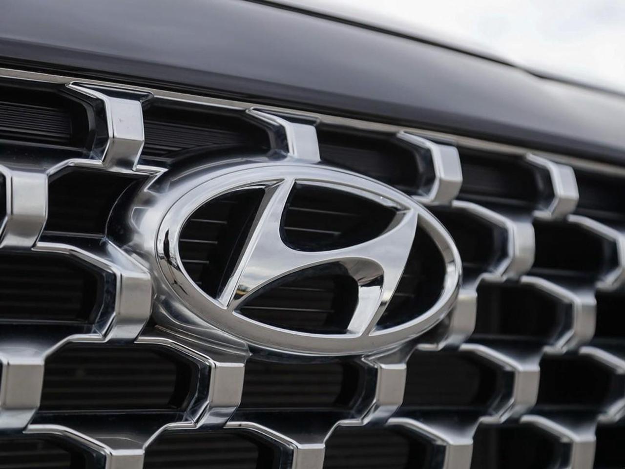 2023 Hyundai Santa Fe Preferred w/Trend Package 4dr All-Wheel Drive Photo