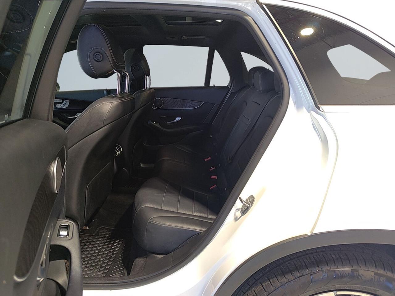 2018 Mercedes-Benz GLC300 AWD / Clean Carfax / Leather / Sunroof / Heated Se Photo