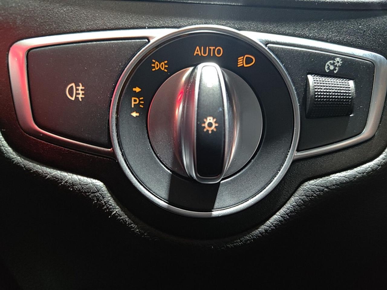 2022 Mercedes-Benz GLC-Class GLC 300  4MATIC /AMG Pkg/NAVI/Sunroof/Drive Assist Photo