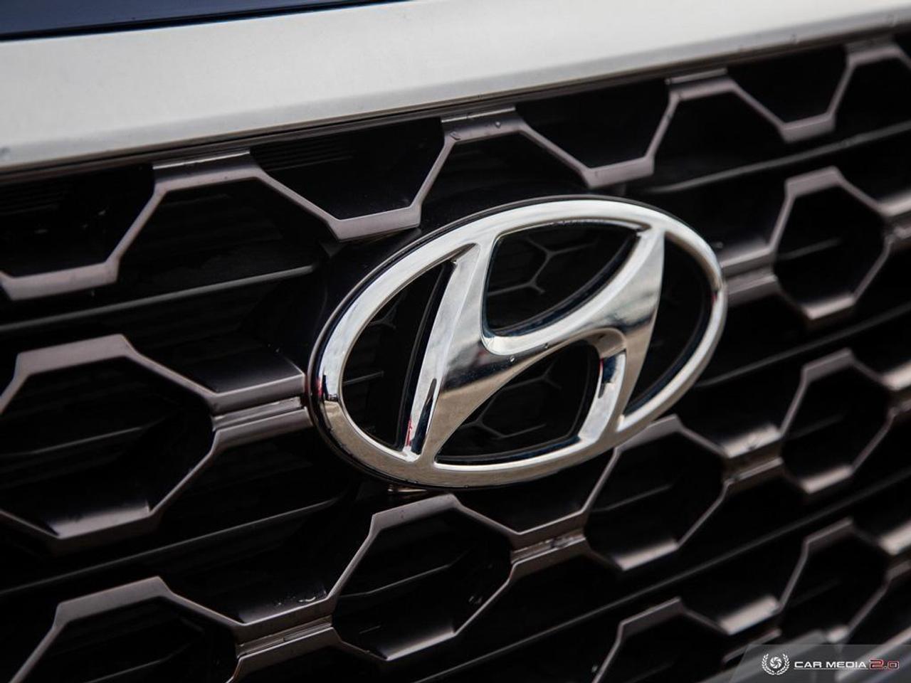 2020 Hyundai Santa Fe Essential 2.4 4dr Front-Wheel Drive Photo